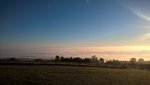 Pour trouver le soleil,il fallait comme d'habitude monter un peu plus haut (au dessus de 400m) et à 610m au sommet du mont Thou,une magnifique mère de nuage se présentait devant l’objectif.Elle recouvrait tout le plateau,en partant de la Bresse et allant jusqu'en Isère.
