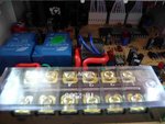 Vue à l'intérieur des composants du coffret controle pompe
