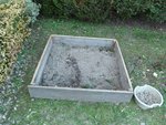 Voila mon carré potager qui à légèrement avancé, je n'ai bien-sur pas fini.