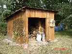 ma cabane à bois et son hotel à insectes.JPG