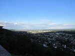 Vue en direction de l'est.On y voit la centrale nucléaire du Bugey,le viaduc du TGV et les monts du Bugey accrochés par les nuages ce jour là.